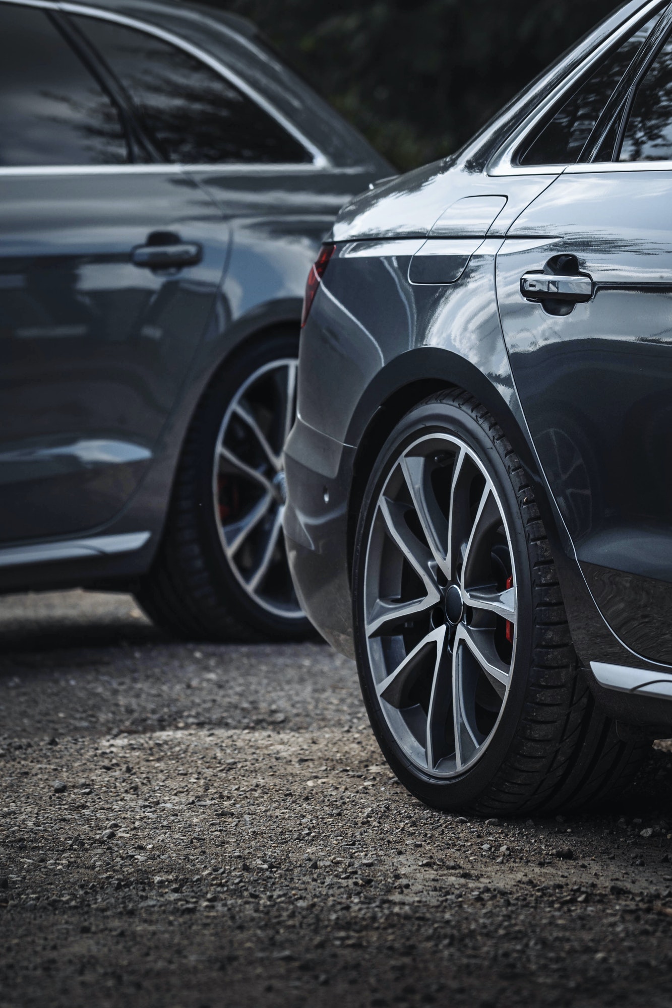 Wheel of a black car